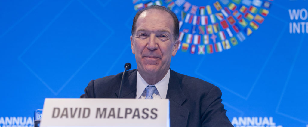 Hymyilevä David Malpass Maailmanpankin vuosikokouksessa 2019